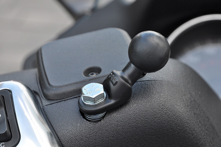 RAM-B-272-A-UN7 X-Grip Universalhalterung für Smartphones mit gewinkeltem Schraubkopfadapter 3